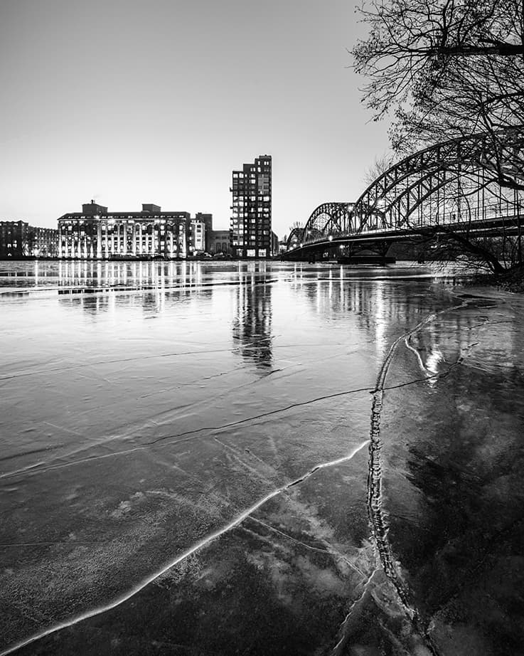 Eiswerderbrücke bei Nacht in Berlin-Spandau